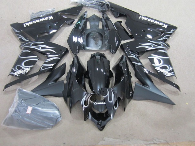 Carenado Moto Kawasaki ZX10R 03-05 - Negro con Blanco Llama