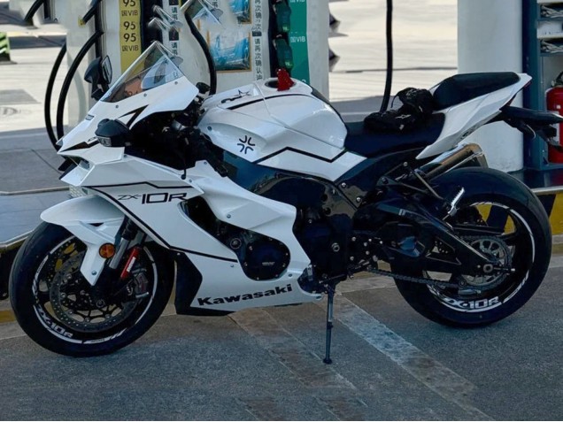 Compra Carenados Moto Kawasaki ZX10R 2021-2025 - Blanco Negro
